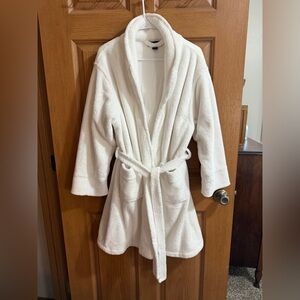 Nicole Miller fleece bathrobe womens size Lg white cotton lining comfy plush